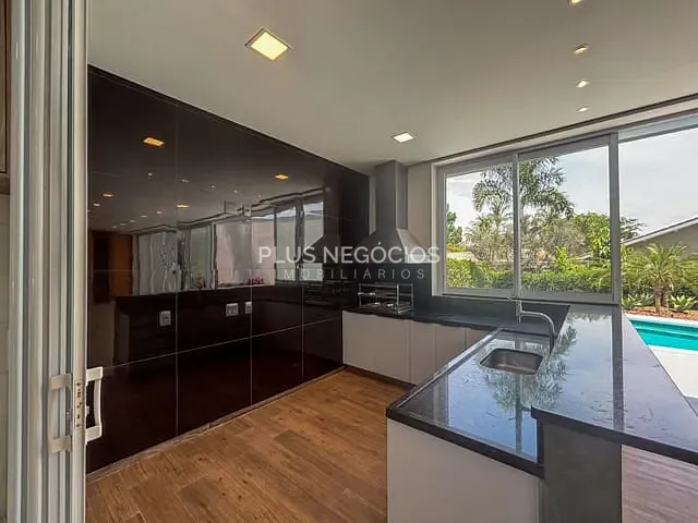 Casa com 1100m² 3 quartos e 5 banheiros, à venda, no bairro Vl Lago Azul em Araçoiaba da Serra