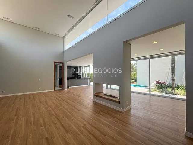 Casa com 1100m² 3 quartos e 5 banheiros, à venda, no bairro Vl Lago Azul em Araçoiaba da Serra