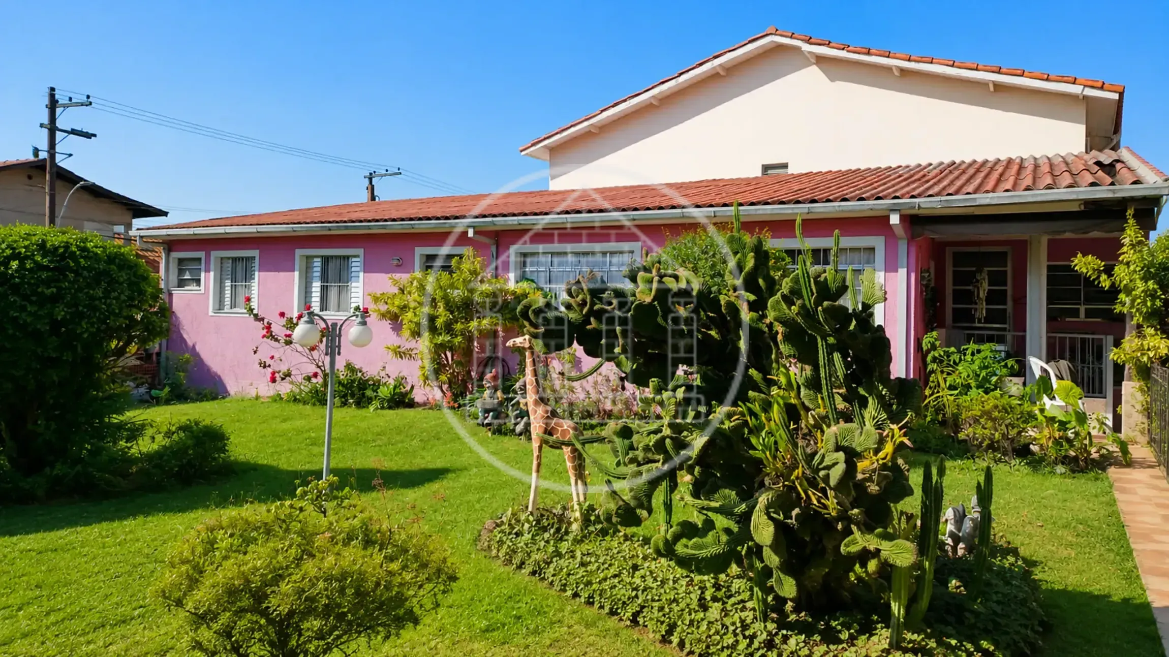 Casa, 4 quartos, 242 m² - Foto 1