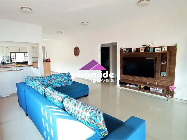 Casa com 493m² 3 quartos e 3 banheiros, à venda, no bairro Jardim das Gaivotas em Caraguatatuba