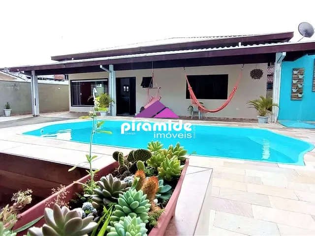 Casa com 493m² 3 quartos e 3 banheiros, à venda, no bairro Jardim das Gaivotas em Caraguatatuba