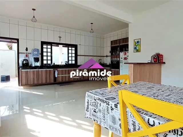 Casa com 493m² 3 quartos e 3 banheiros, à venda, no bairro Jardim das Gaivotas em Caraguatatuba