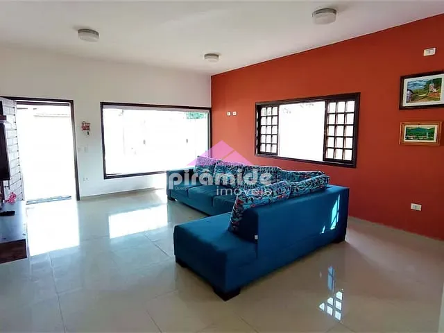 Casa com 493m² 3 quartos e 3 banheiros, à venda, no bairro Jardim das Gaivotas em Caraguatatuba