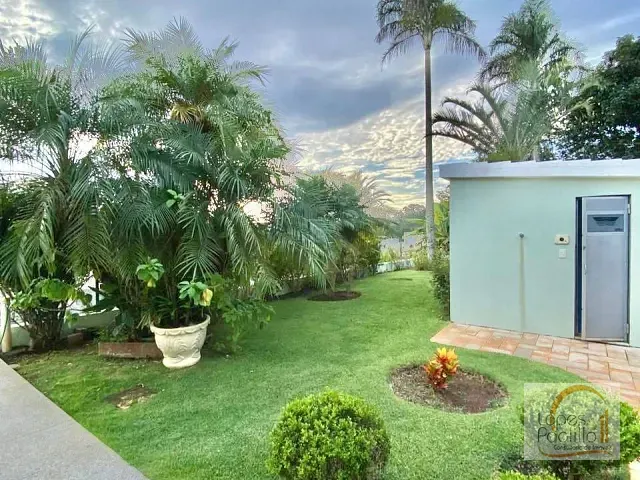 Casa com 800m² 3 quartos e 3 banheiros, para alugar, no bairro Guaxinduva em Atibaia