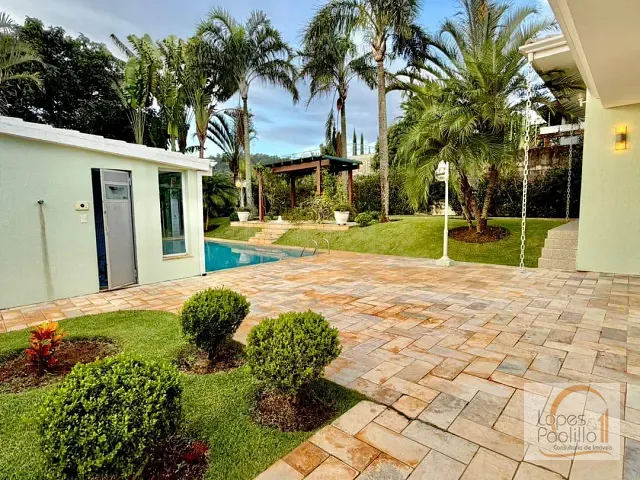 Casa com 800m² 3 quartos e 3 banheiros, para alugar, no bairro Guaxinduva em Atibaia