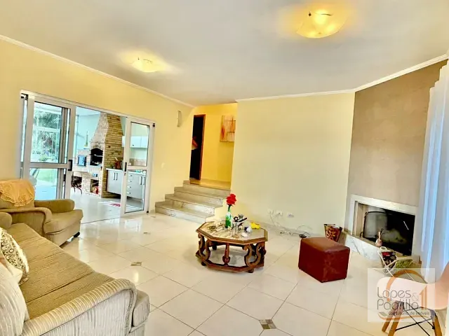 Casa com 800m² 3 quartos e 3 banheiros, para alugar, no bairro Guaxinduva em Atibaia
