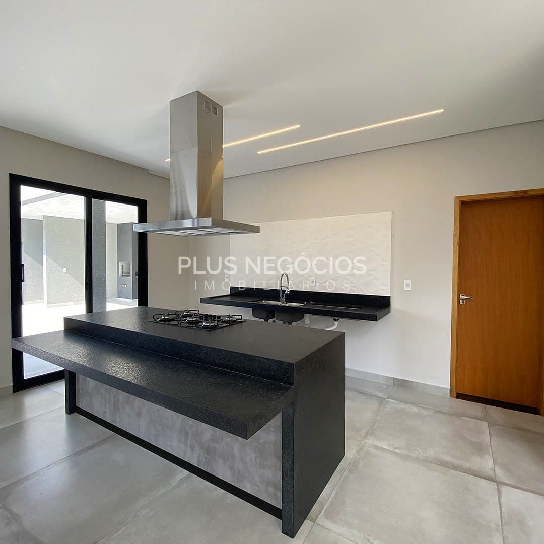 Casa à venda e aluguel com 3 quartos, 310m² - Foto 4