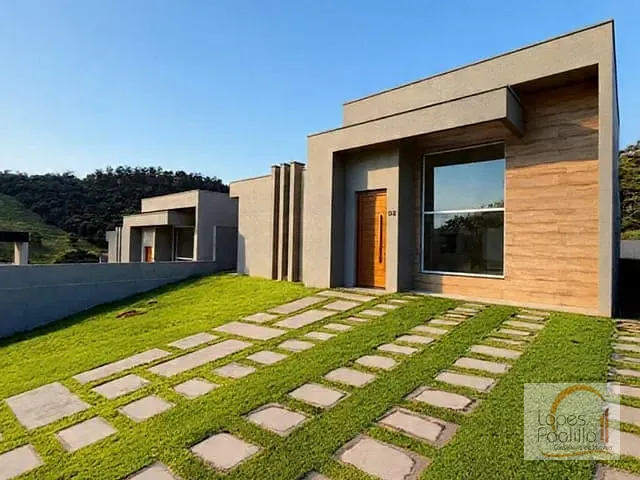 Casa com 489m² 3 quartos e 4 banheiros, para alugar, no bairro Guaxinduva em Atibaia