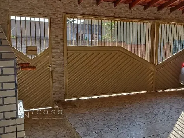 Casa com 200m² 3 quartos e 2 banheiros, à venda, no bairro Jardim Aeroporto em Poços de Caldas