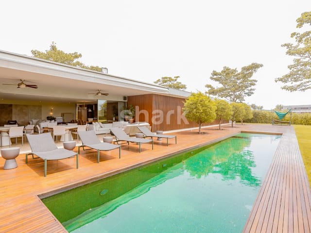 Casa com 3200m² 5 quartos e 8 banheiros, à venda ou para alugar, no bairro Porto Feliz  em Porto Feliz