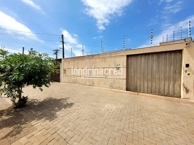 Casa com 309m² 4 quartos e 3 banheiros, à venda, no bairro Bandeirantes em Londrina