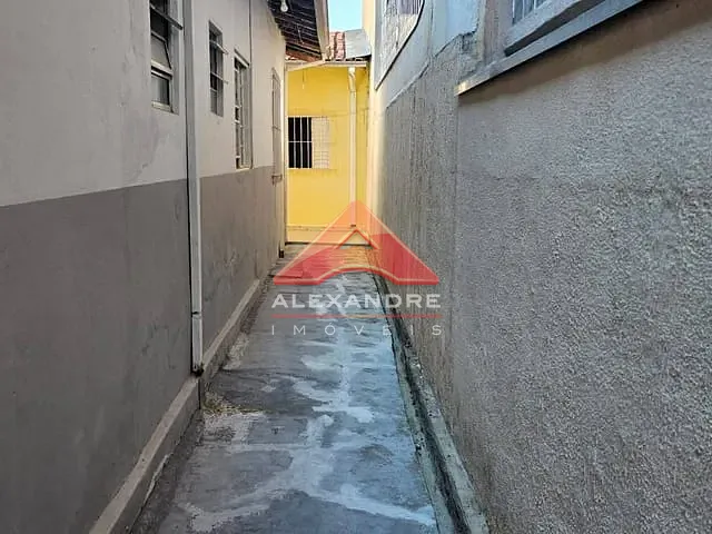 Casa com 300m² 2 quartos e 1 banheiro, para alugar, no bairro Jardim Ismênia em São José dos Campos