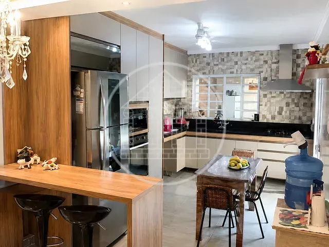 Casa com 250m² 3 quartos e 3 banheiros, à venda, no bairro Jardim dos Lagos em São Paulo