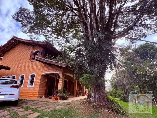 Casa com 710m² 4 quartos e 5 banheiros, à venda, no bairro Retiro das Fontes em Atibaia