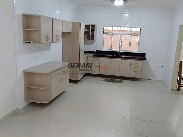 Casa com 250m² 3 quartos e 3 banheiros, para alugar, no bairro Parque Boa Esperança em Indaiatuba