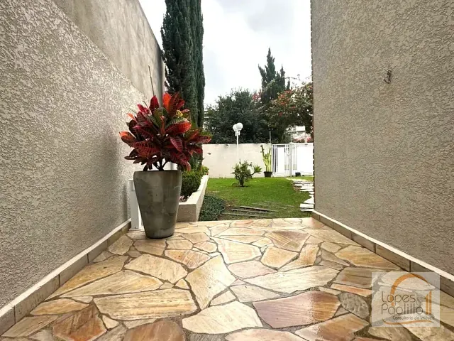 Casa com 300m² 3 quartos e 2 banheiros, à venda, no bairro Jardim Maristela em Atibaia