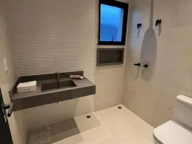 Casa com 700m² 4 quartos e 5 banheiros, à venda, no bairro Urbanova em São José Dos Campos