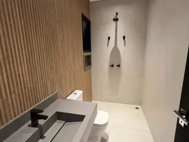 Casa com 700m² 4 quartos e 5 banheiros, à venda, no bairro Urbanova em São José Dos Campos