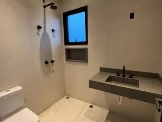 Casa com 700m² 4 quartos e 5 banheiros, à venda, no bairro Urbanova em São José Dos Campos