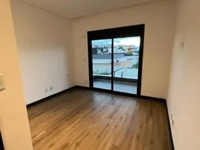 Casa com 700m² 4 quartos e 5 banheiros, à venda, no bairro Urbanova em São José Dos Campos
