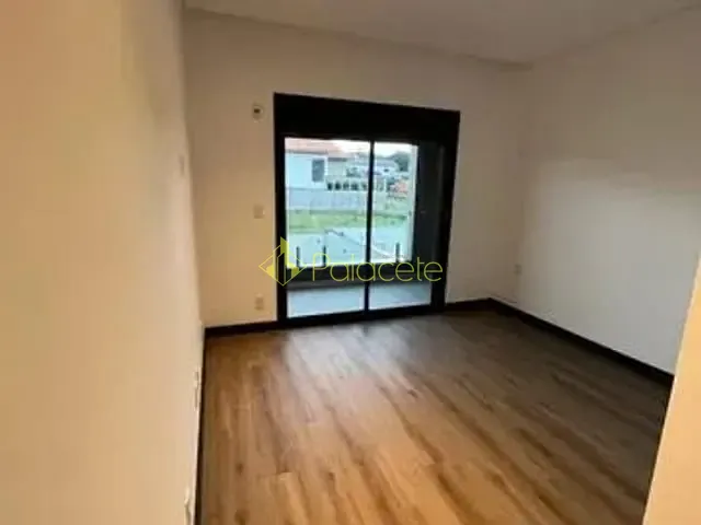 Casa com 700m² 4 quartos e 5 banheiros, à venda, no bairro Urbanova em São José Dos Campos