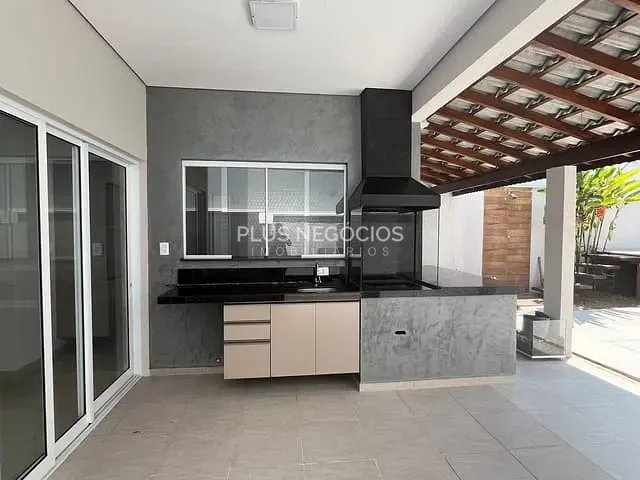 Casa com 200m² 3 quartos e 3 banheiros, à venda, no bairro Wanel Ville em Sorocaba