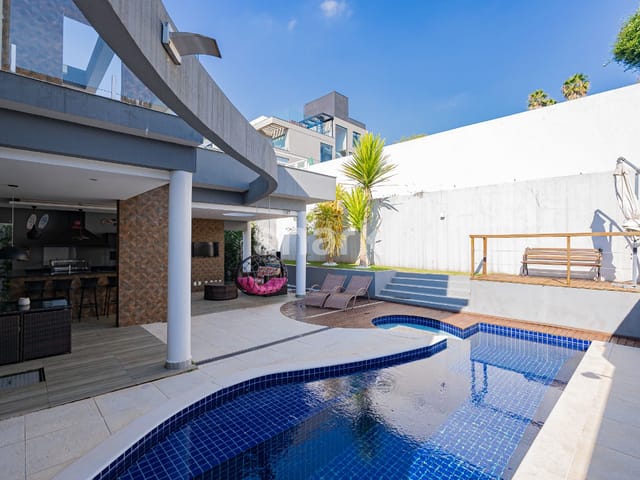Casa com 515m² 4 quartos e 6 banheiros, à venda, no bairro Alphaville em Santana de Parnaíba