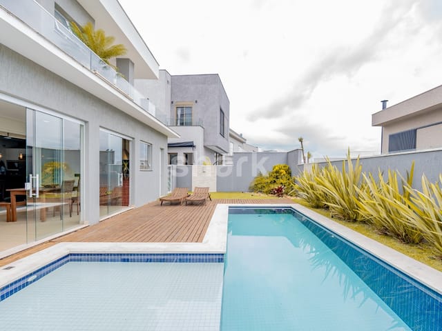 Casa com 498m² 4 quartos e 6 banheiros, à venda, no bairro Alphaville em Santana de Parnaíba
