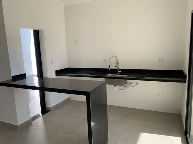 Casa com 300m² 3 quartos e 3 banheiros, à venda, no bairro Bairro do Grama em Caçapava