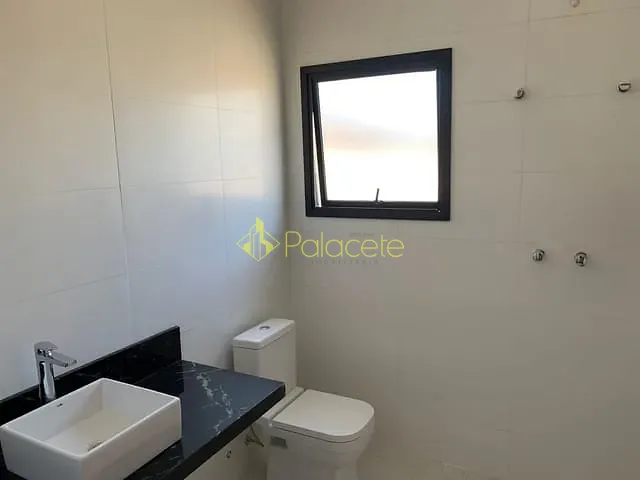 Casa com 300m² 3 quartos e 3 banheiros, à venda, no bairro Bairro do Grama em Caçapava