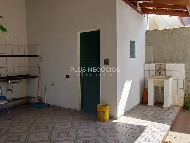 Casa com 268m² 3 quartos e 3 banheiros, à venda, no bairro Jardim Leocádia em Sorocaba