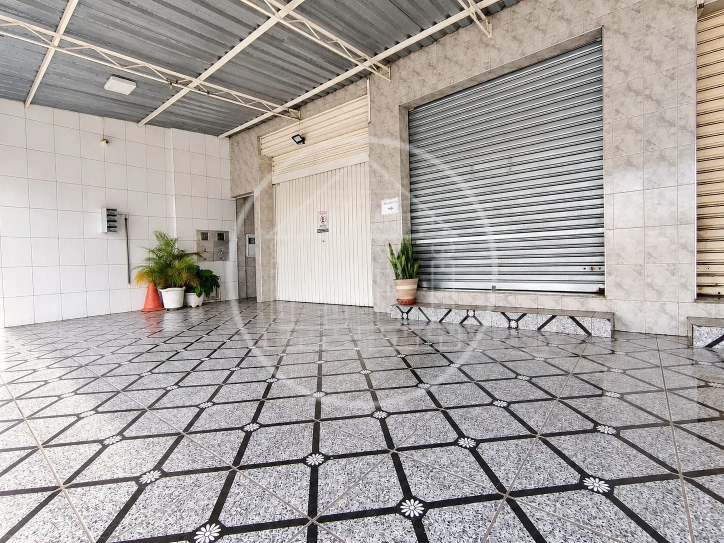 Prédio Inteiro, 1000 m² - Foto 1