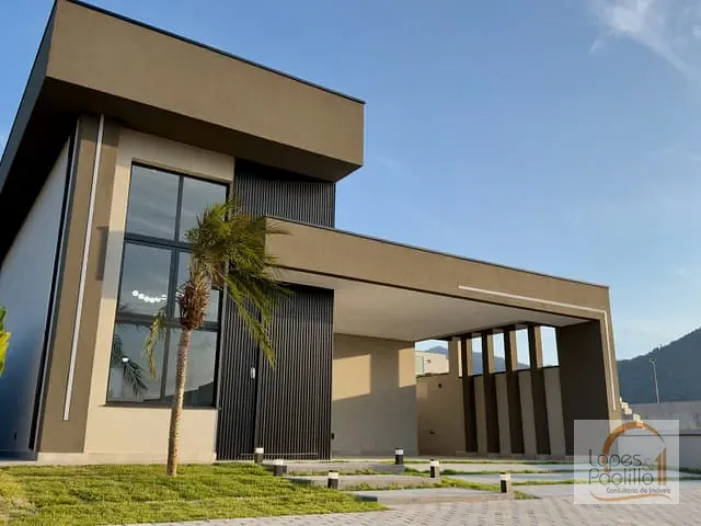 Casa com 300m² 3 quartos e 3 banheiros, à venda, no bairro Laranja Azeda em Bom Jesus dos Perdões