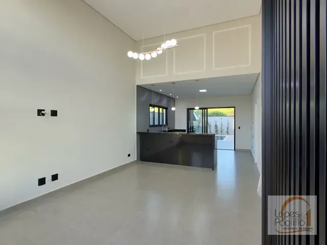 Casa com 300m² 3 quartos e 3 banheiros, à venda, no bairro Laranja Azeda em Bom Jesus dos Perdões