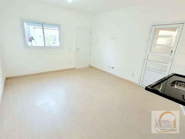 Casa com 52m² 2 quartos e 2 banheiros, para alugar, no bairro Jardim Colonial em Atibaia