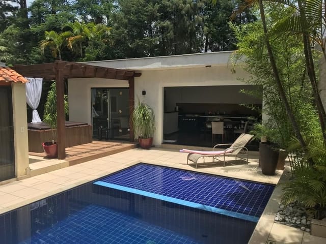 Casa com 720m² 4 quartos e 6 banheiros, à venda, no bairro Alphaville em Santana de Parnaíba