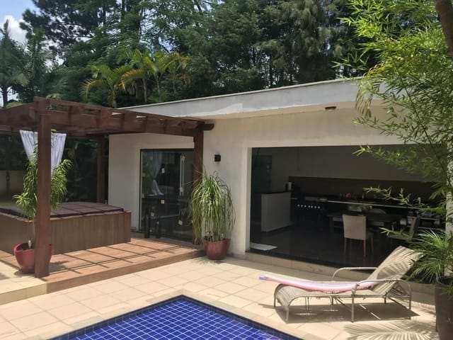Casa com 720m² 4 quartos e 6 banheiros, à venda, no bairro Alphaville em Santana de Parnaíba