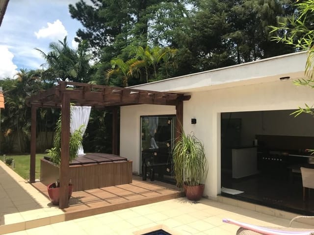 Casa com 720m² 4 quartos e 6 banheiros, à venda, no bairro Alphaville em Santana de Parnaíba