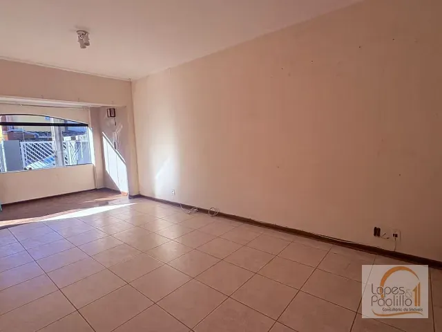 Casa com 250m² 2 quartos e 2 banheiros, à venda, no bairro Vila Thais em Atibaia