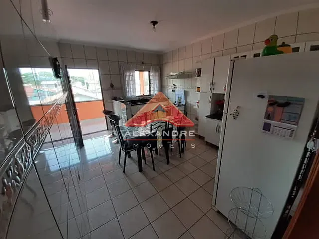 Casa com 300m² 3 quartos e 2 banheiros, à venda, no bairro Parque Novo Horizonte em São José dos Campos