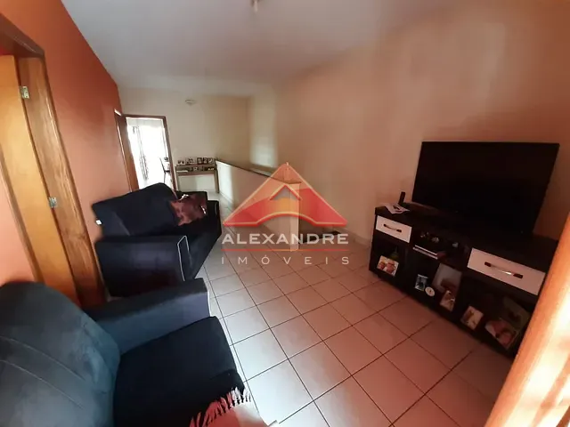 Casa com 300m² 3 quartos e 2 banheiros, à venda, no bairro Parque Novo Horizonte em São José dos Campos