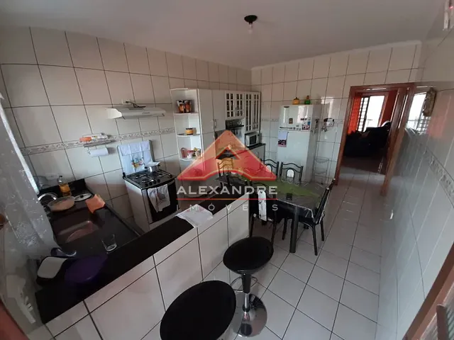 Casa com 300m² 3 quartos e 2 banheiros, à venda, no bairro Parque Novo Horizonte em São José dos Campos