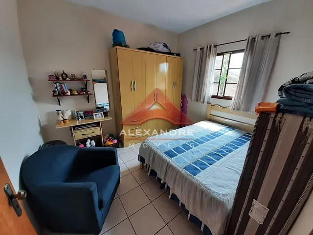 Casa com 300m² 3 quartos e 2 banheiros, à venda, no bairro Parque Novo Horizonte em São José dos Campos