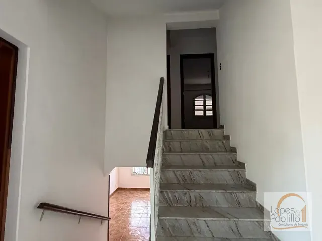 Casa com 300m² 3 quartos e 2 banheiros, para alugar, no bairro Vila Rica em Atibaia