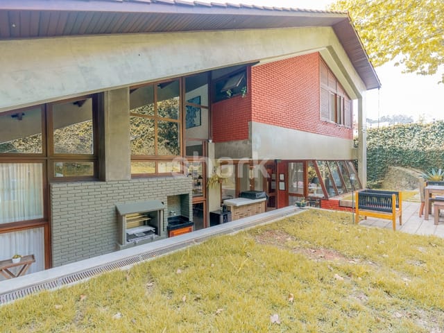 Casa com 613m² 4 quartos e 6 banheiros, à venda, no bairro Alphaville em Santana de Parnaíba