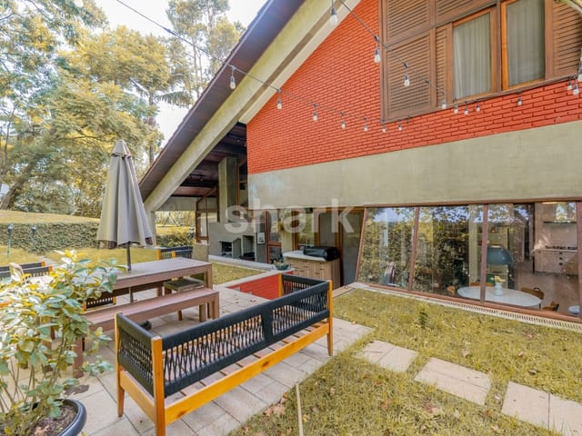 Casa com 613m² 4 quartos e 6 banheiros, à venda, no bairro Alphaville em Santana de Parnaíba