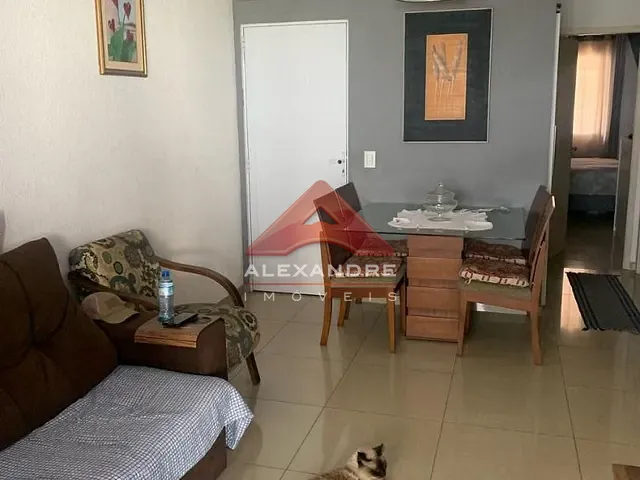 Casa com 200m² 3 quartos e 2 banheiros, à venda, no bairro Jardim das Flores em São José dos Campos