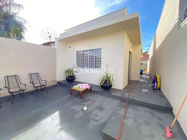 Casa com 180m² 2 quartos e 1 banheiro, à venda, no bairro Jardim das Cerejeiras em Campo Grande