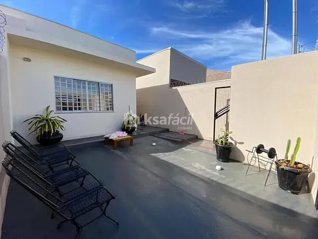 Casa com 180m² 2 quartos e 1 banheiro, à venda, no bairro Jardim das Cerejeiras em Campo Grande