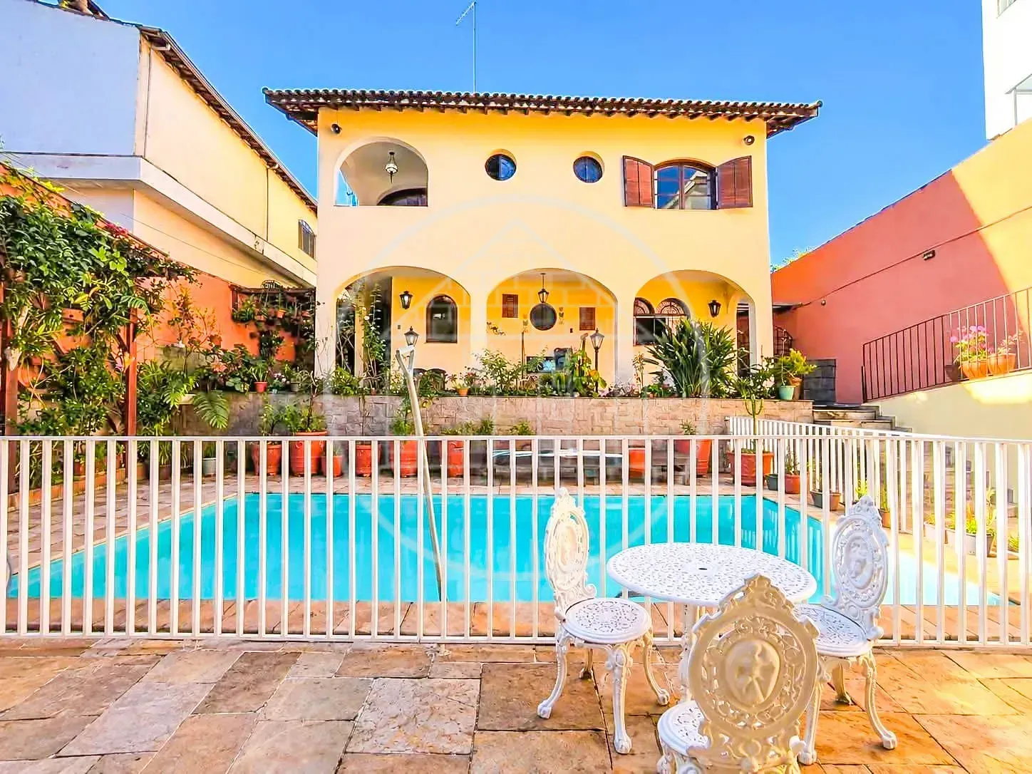 Casa, 4 quartos, 174 m² - Foto 1